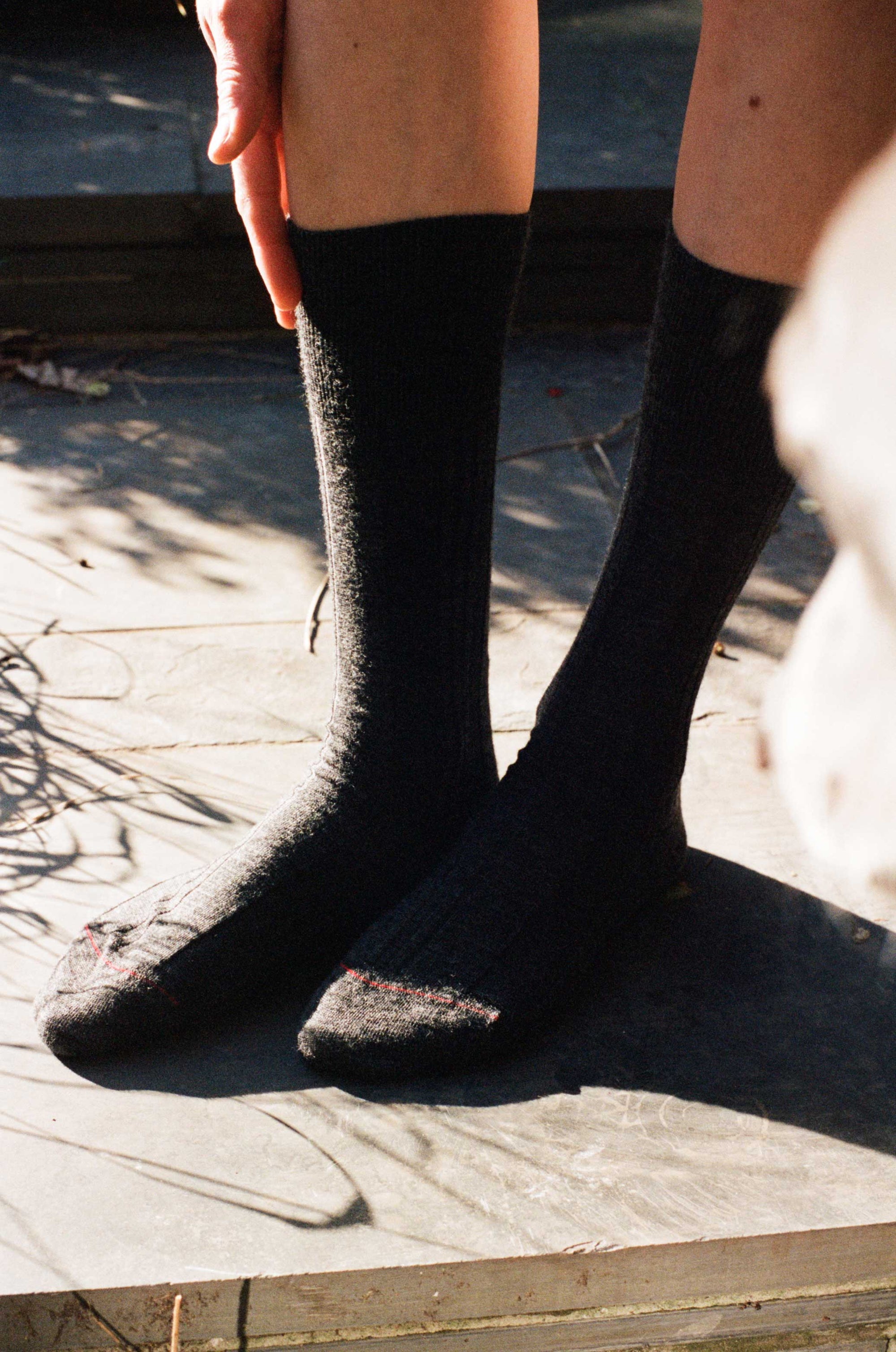 IRREGULAR RIB SOCKS (UNIFORM GREY)