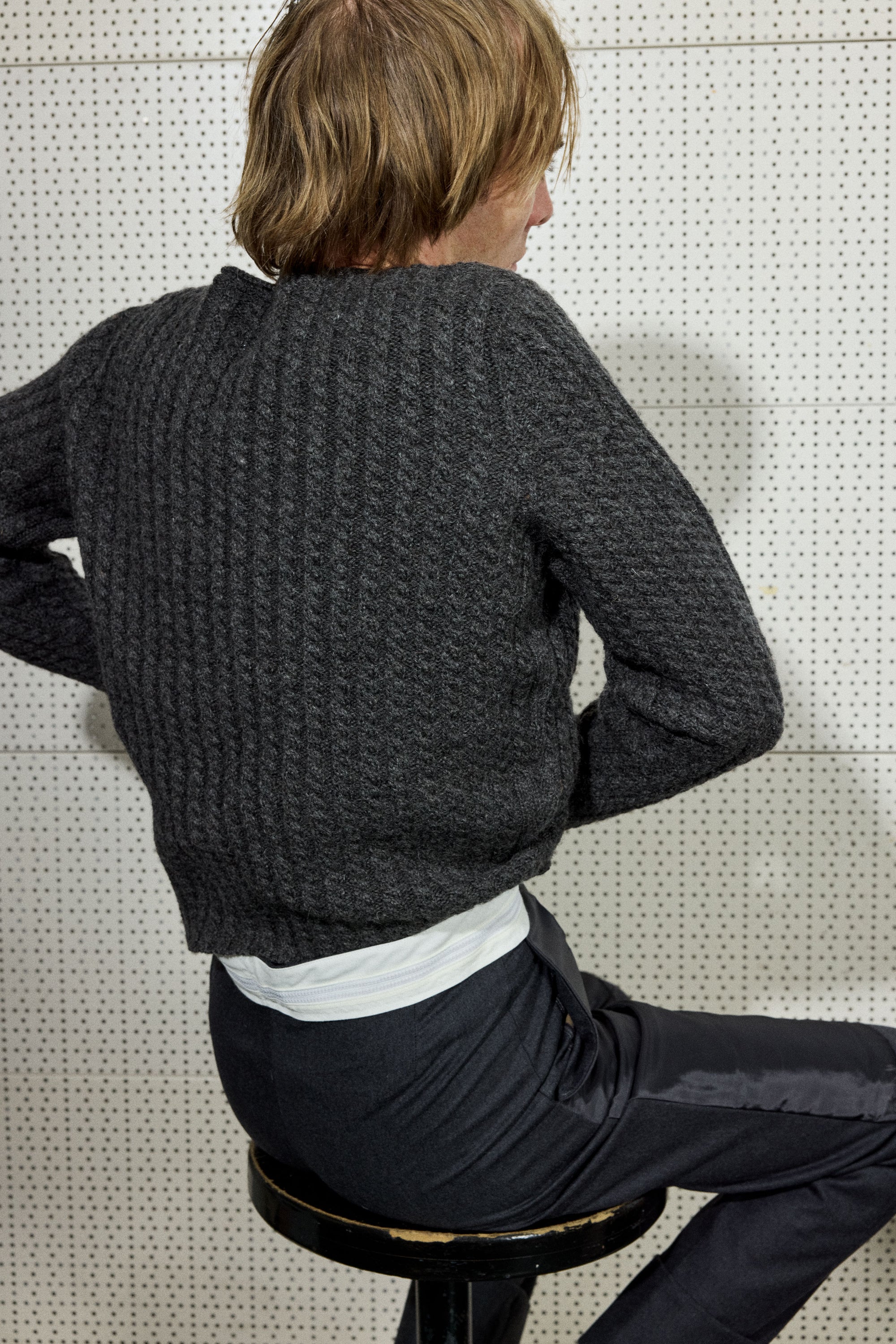 2X2 CABLE PULLOVER IN UNIFORM GREY