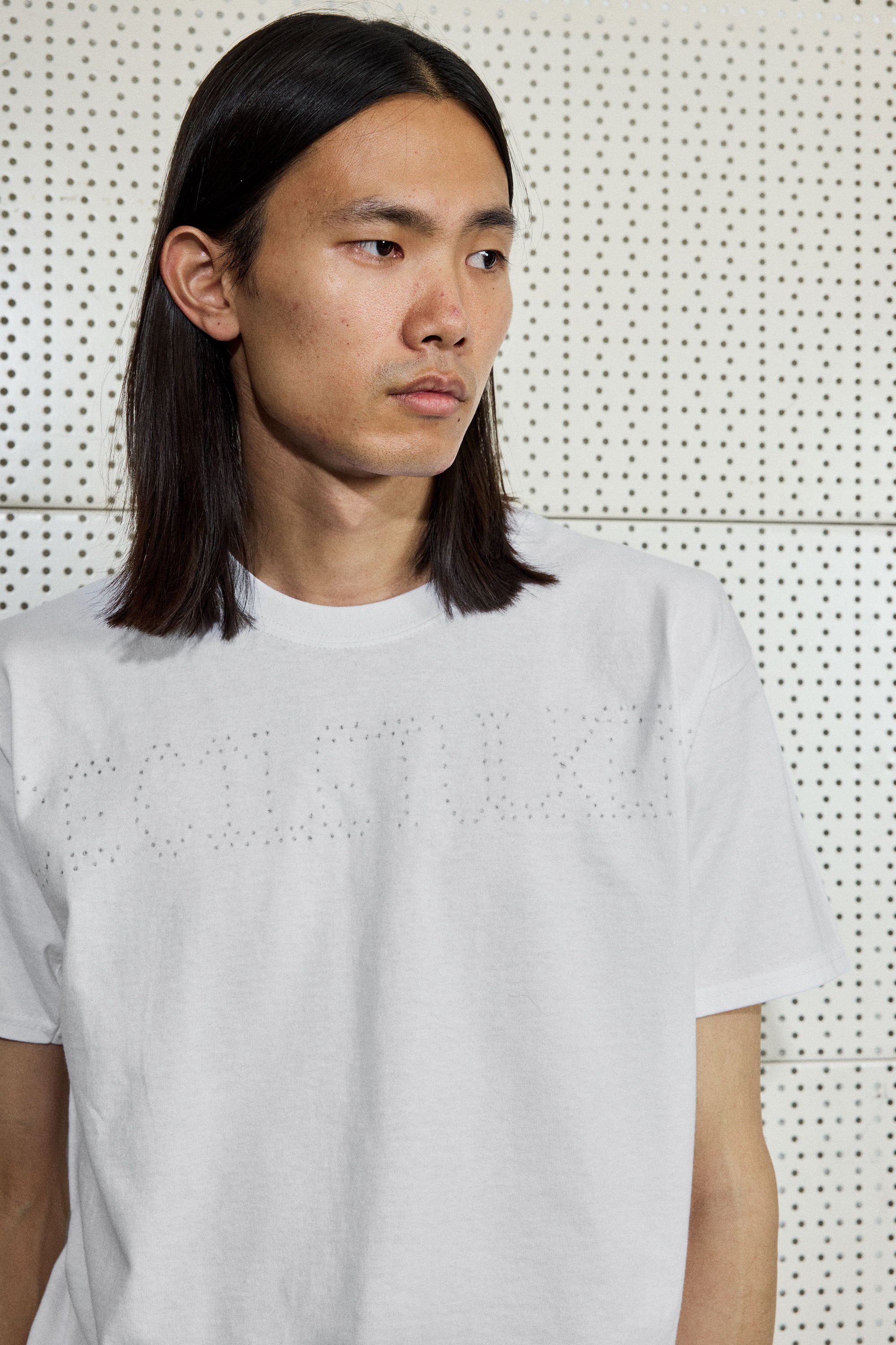PERFORATED TEE IN WHITE