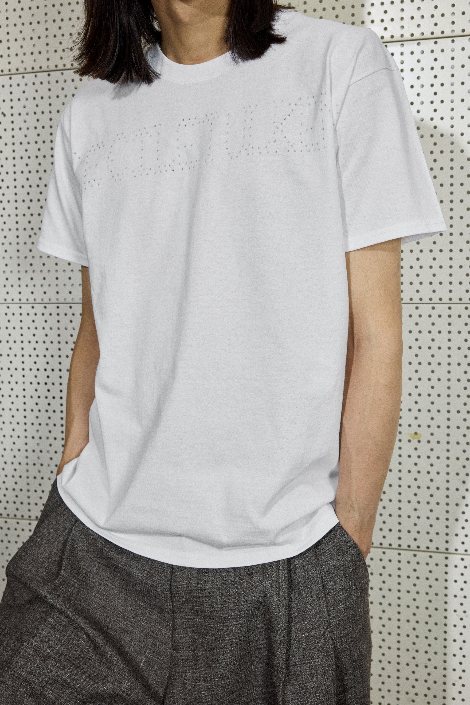 PERFORATED TEE IN WHITE