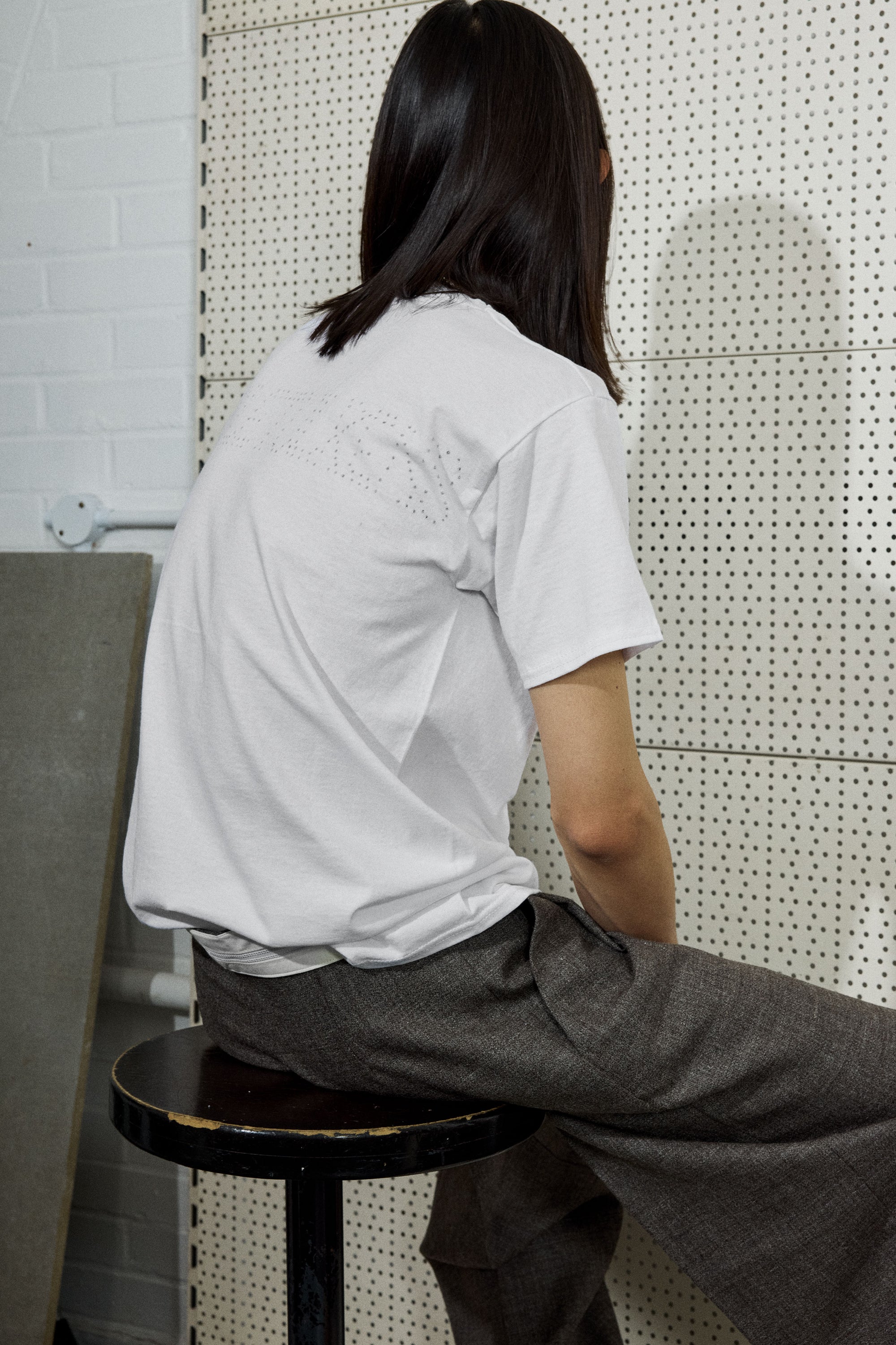 PERFORATED TEE IN WHITE