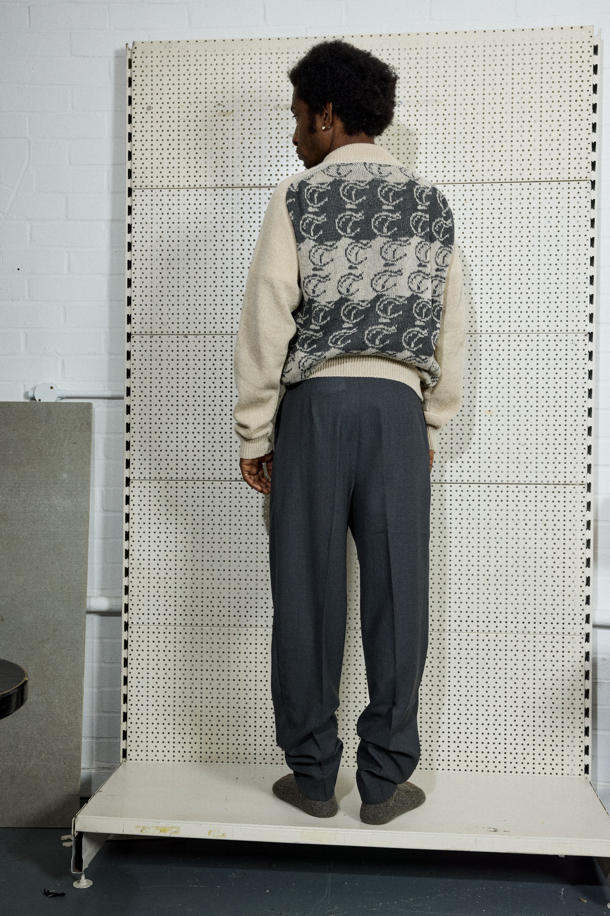 TAPERED TROUSER IN UNIFORM GREY