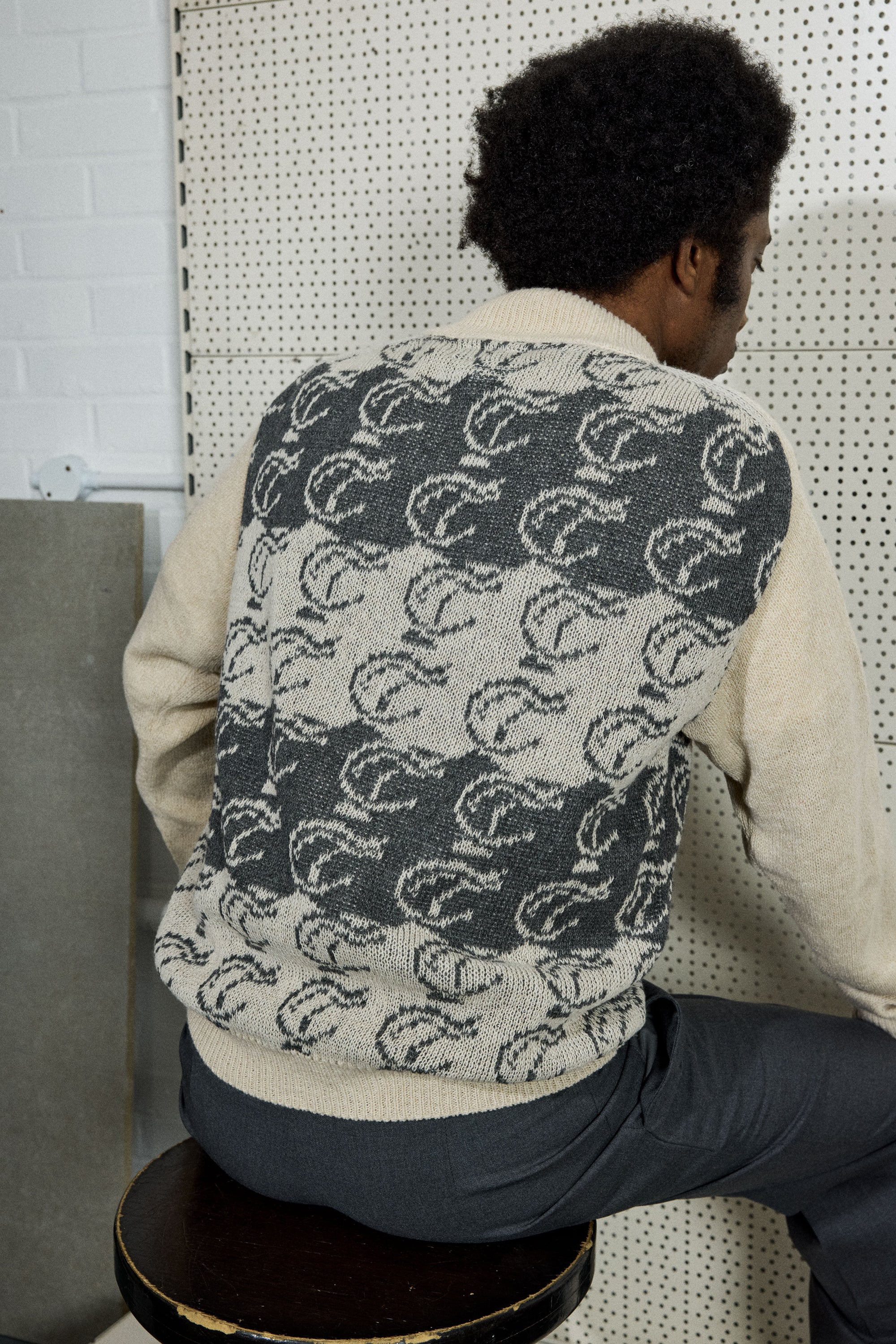 SADDLE SHOULDER ZIP-UP IN UNIFORM GREY