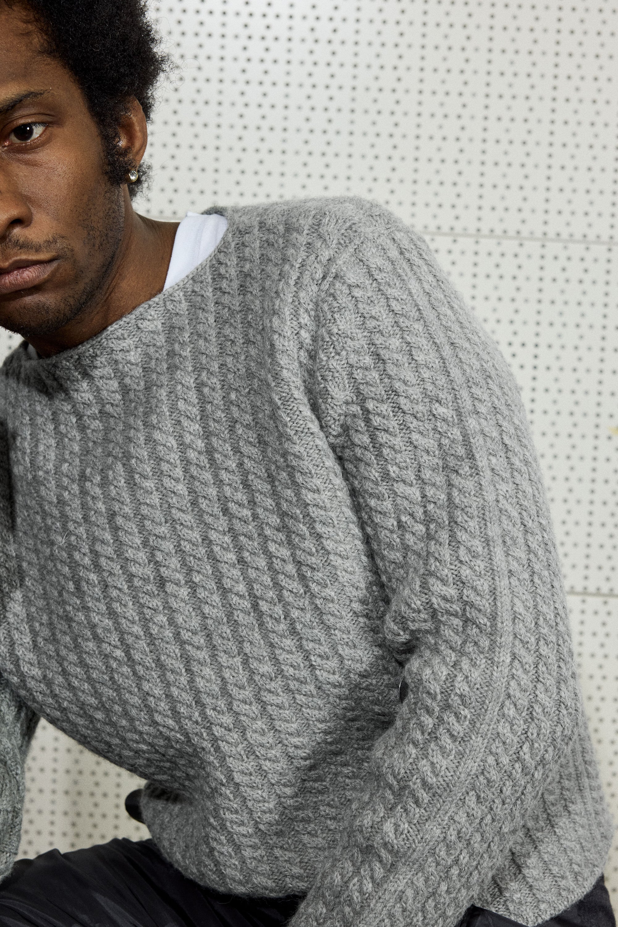 2X2 CABLE PULLOVER IN SILVER