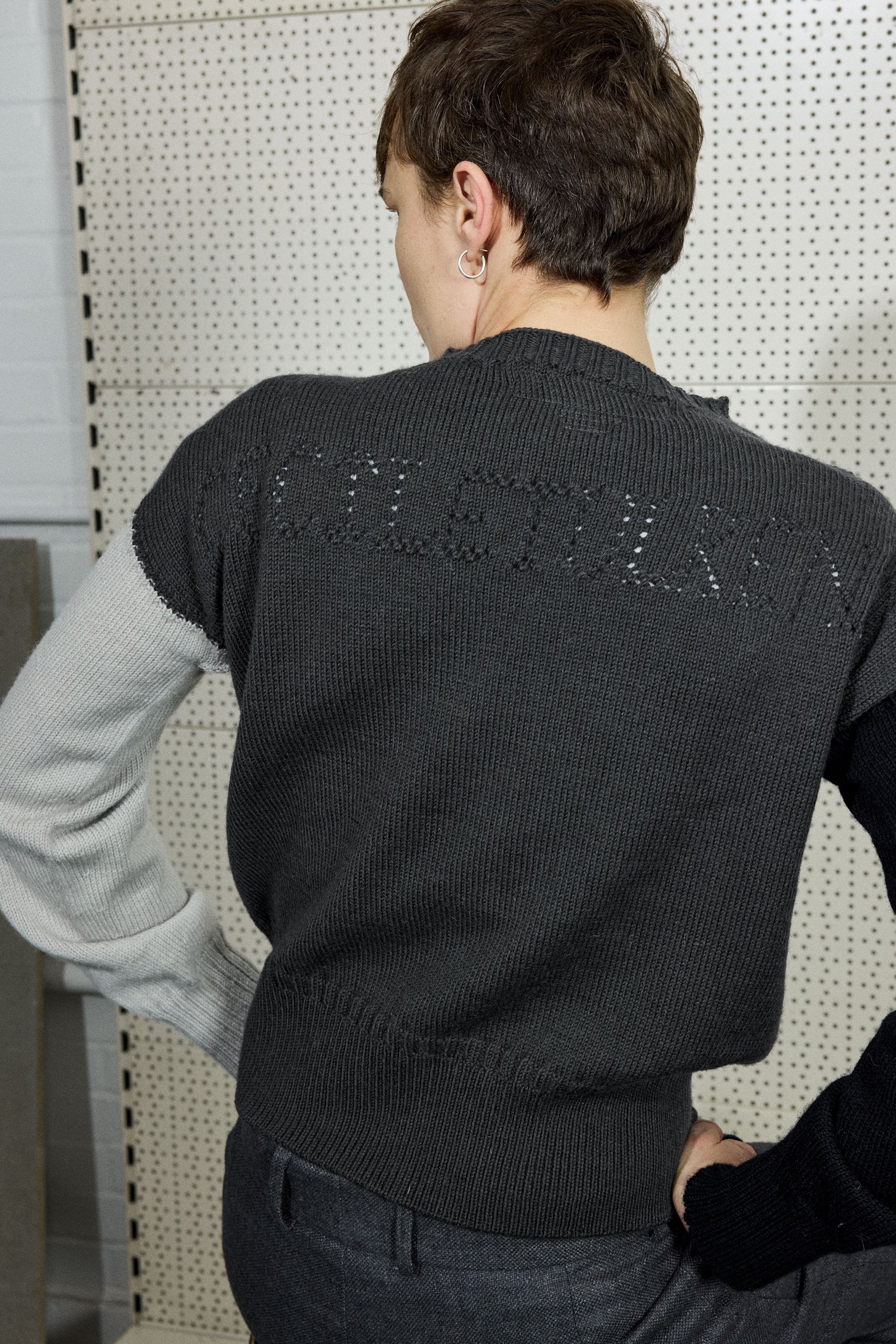 POINTELLE GANSEY IN GREYSCALE ROULETTE