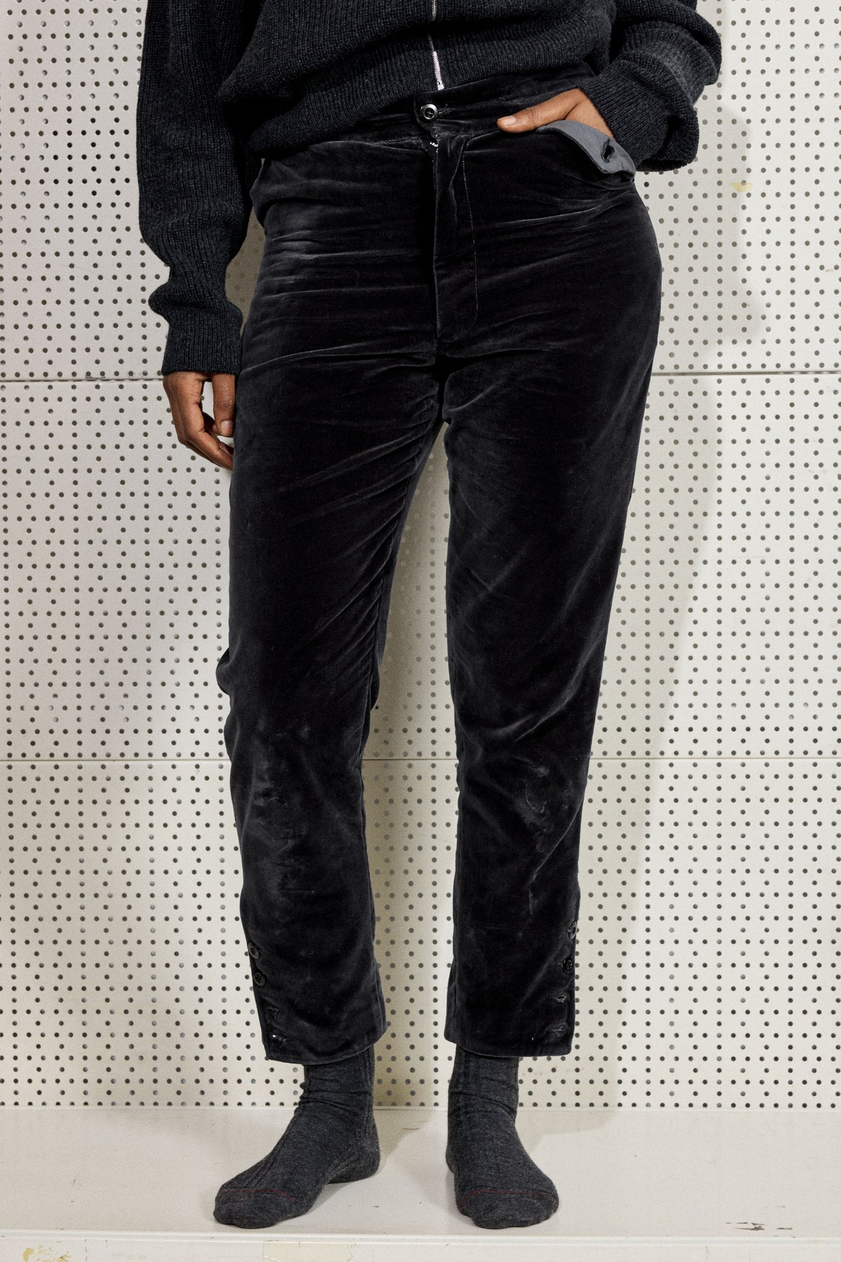 FENCING TROUSER IN DARK GREY VELVET