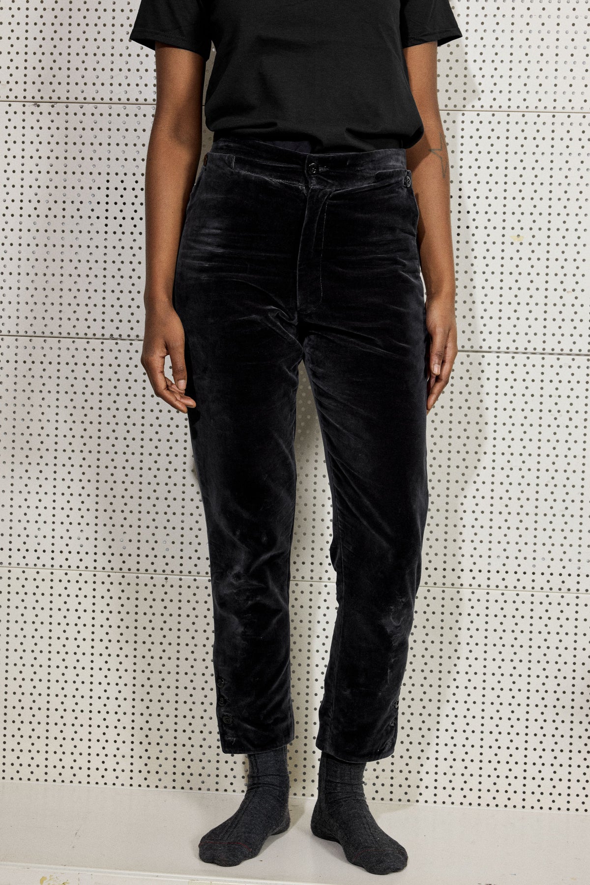 FENCING TROUSER IN DARK GREY VELVET