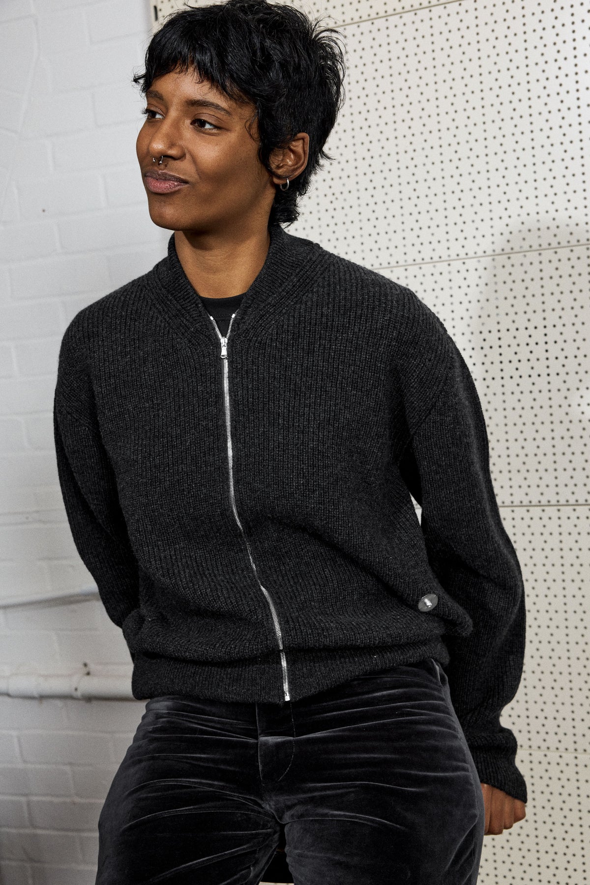 LAMBSWOOL ZIP-UP IN UNIFORM GREY
