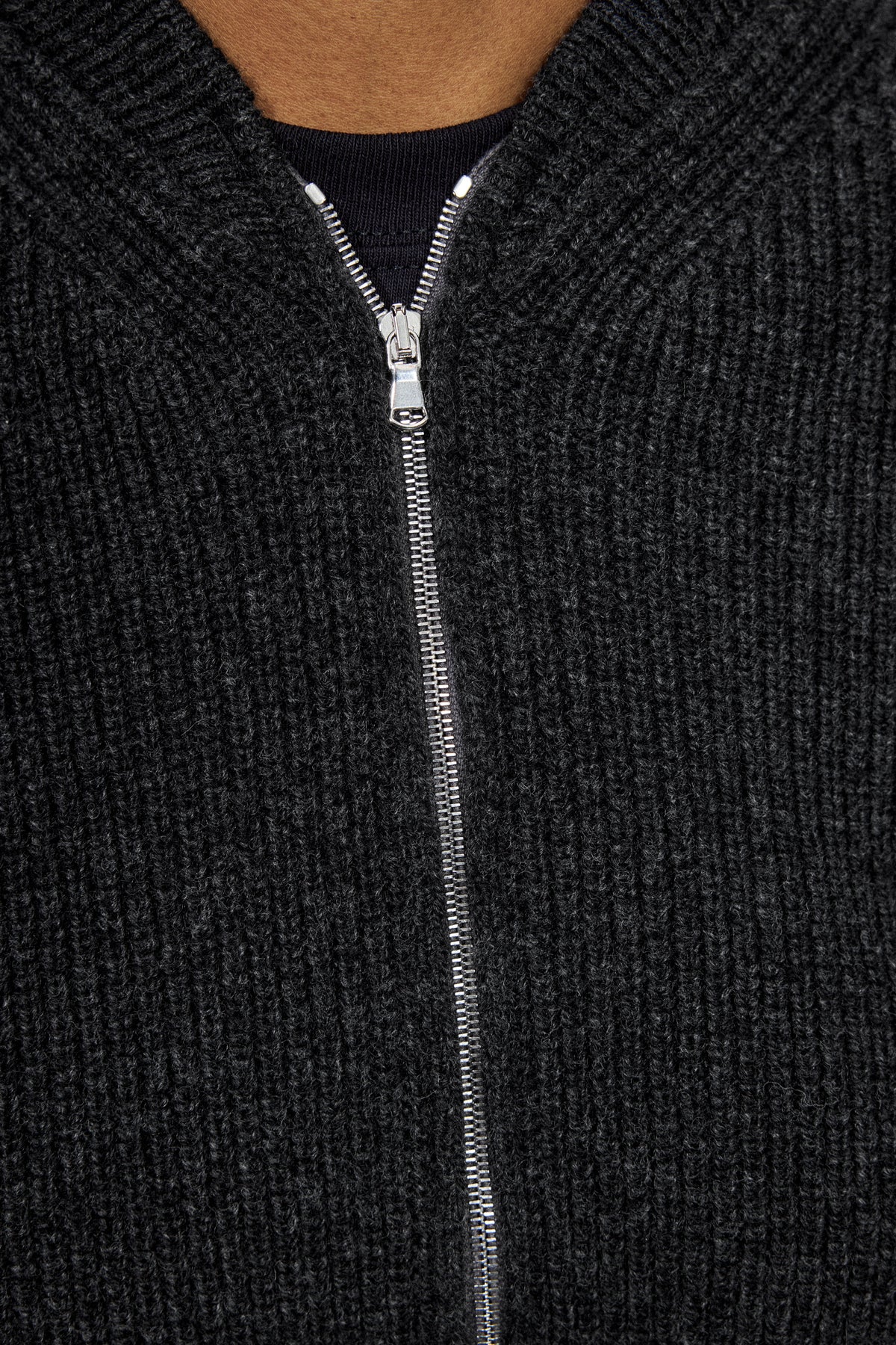LAMBSWOOL ZIP-UP IN UNIFORM GREY