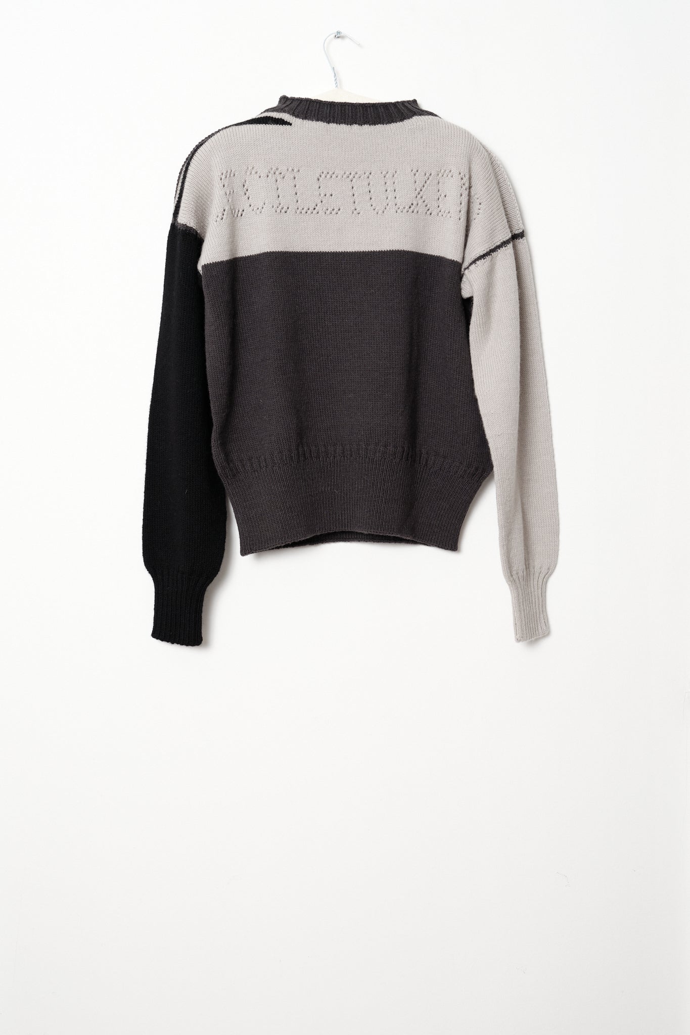 POINTELLE GANSEY IN GREYSCALE ROULETTE – Cecile Tulkens Ltd