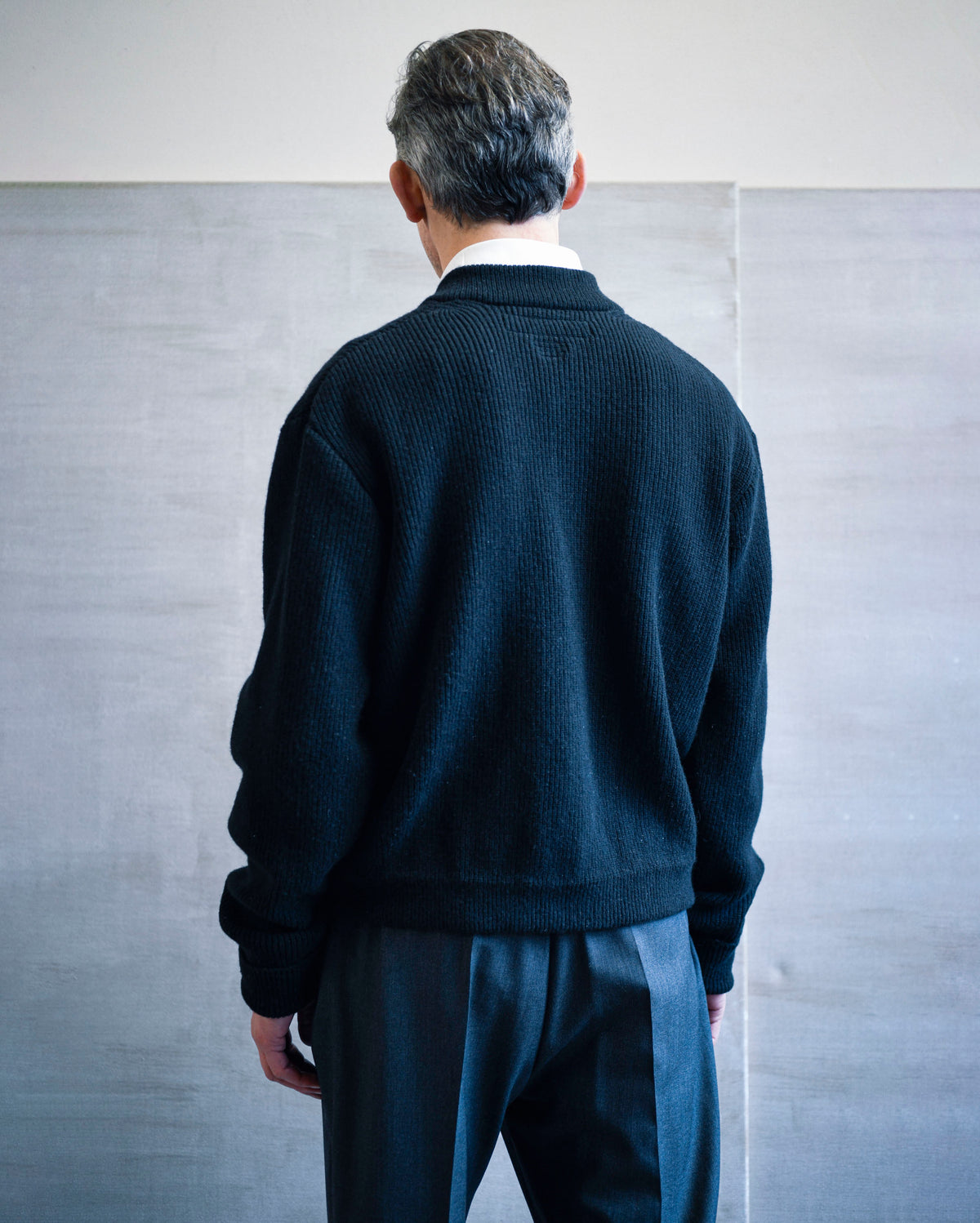 LAMBSWOOL ZIP-UP IN BLACK