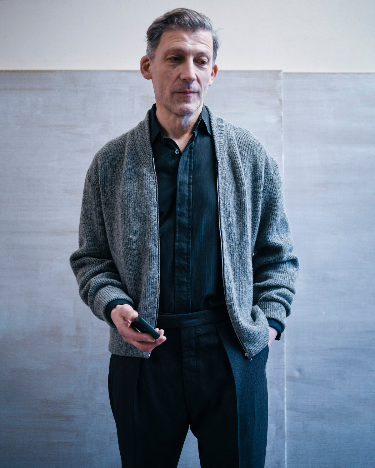 LAMBSWOOL ZIP-UP IN MID GREY