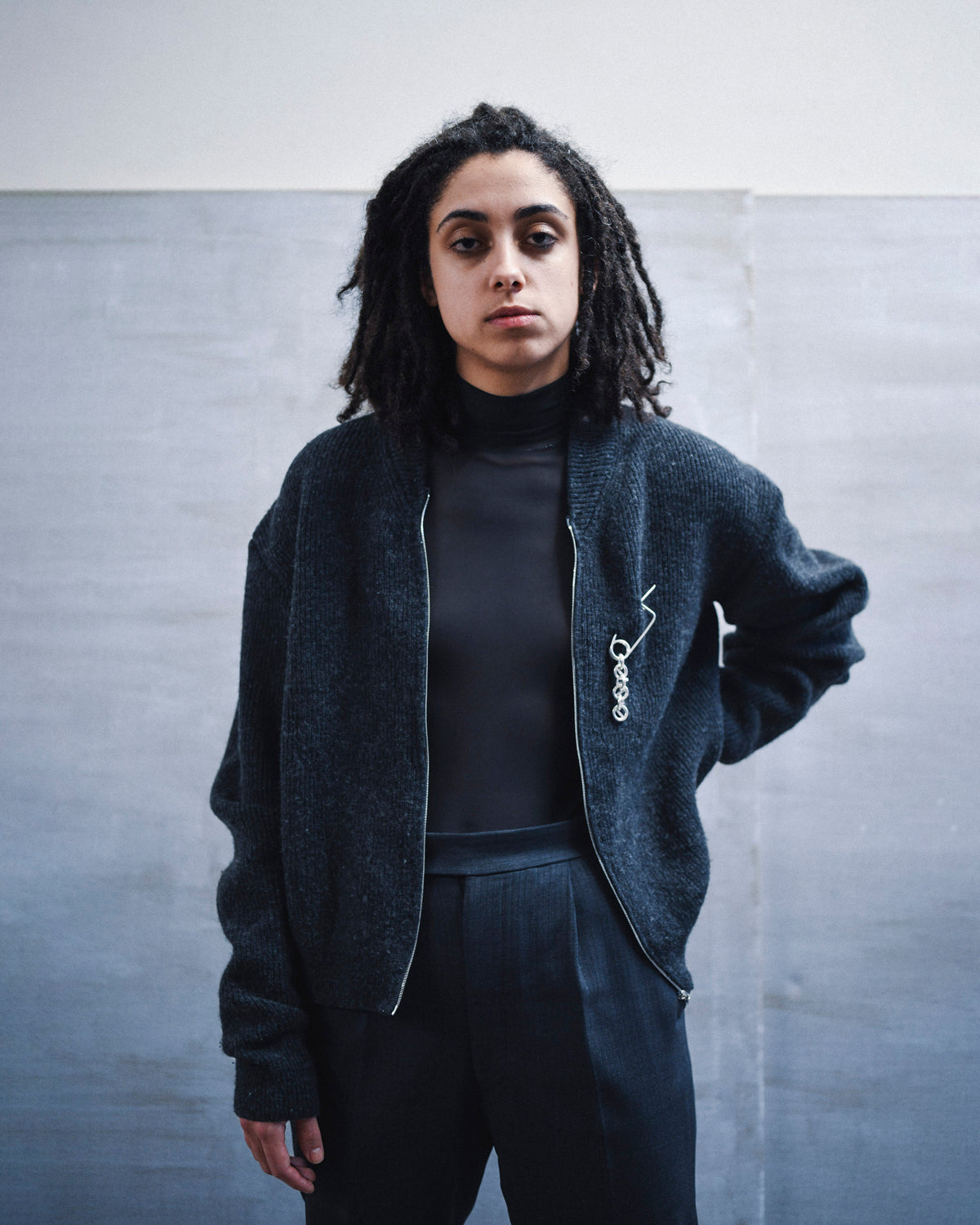 LAMBSWOOL ZIP-UP IN BLACK