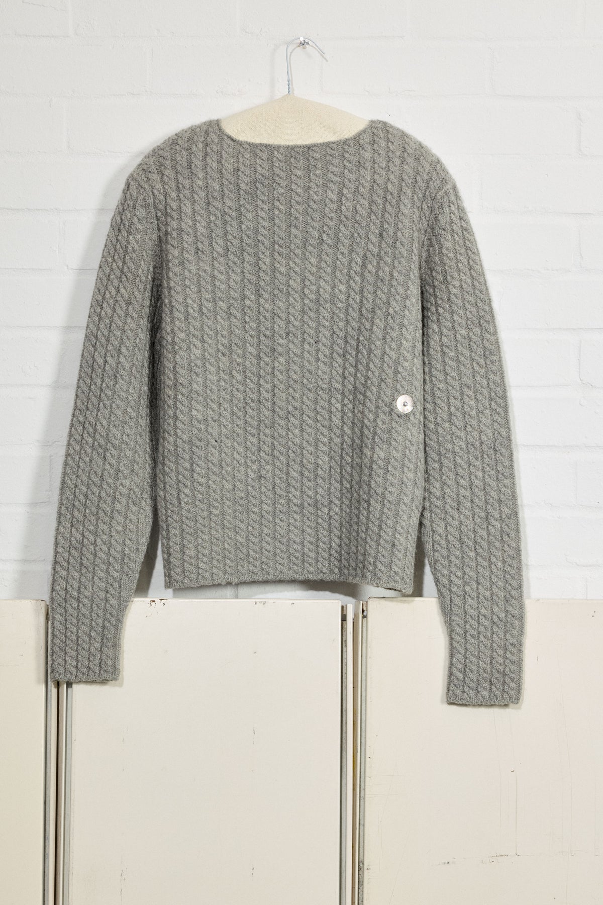 2X2 CABLE PULLOVER IN SILVER