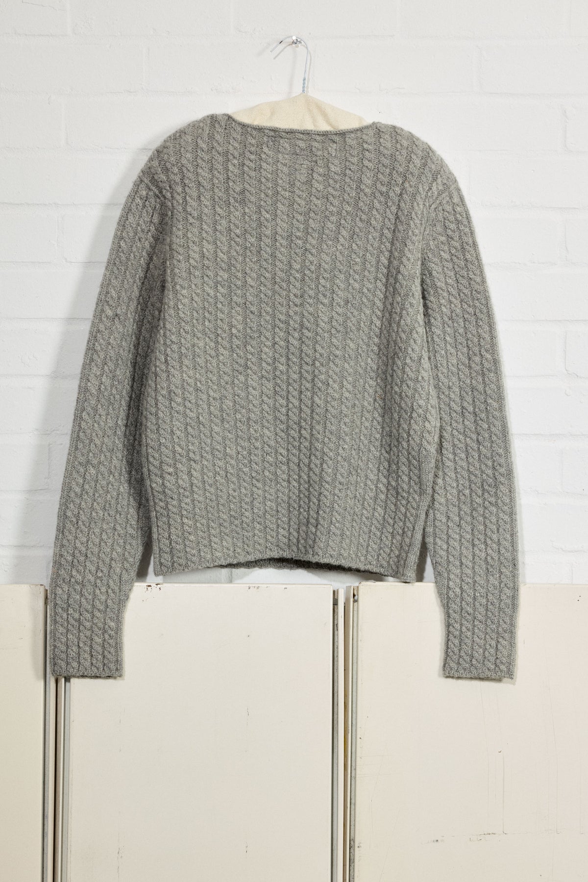 2X2 CABLE PULLOVER IN SILVER